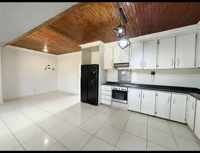 3 BEDROOM HOUSE TO LET IN BEDWORTH PARK